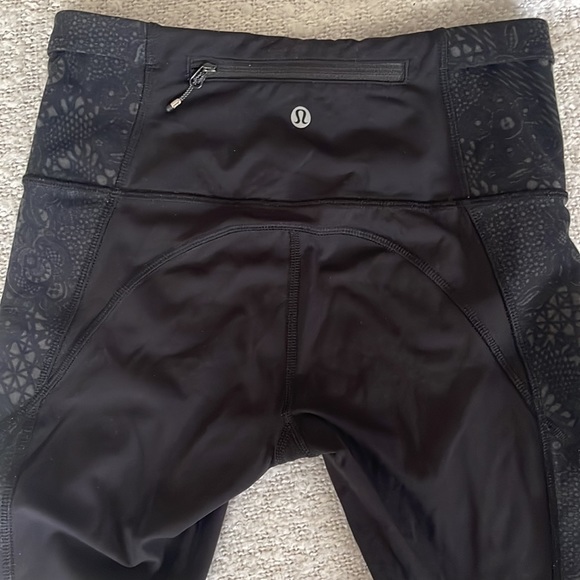 Vintage Lululemon Leggings black and Mesh Size 2 - Picture 2 of 7